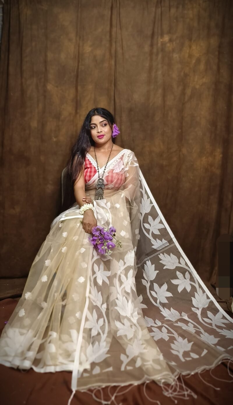 Muslin Handloom Transparent Jamdani Saree - Image 3