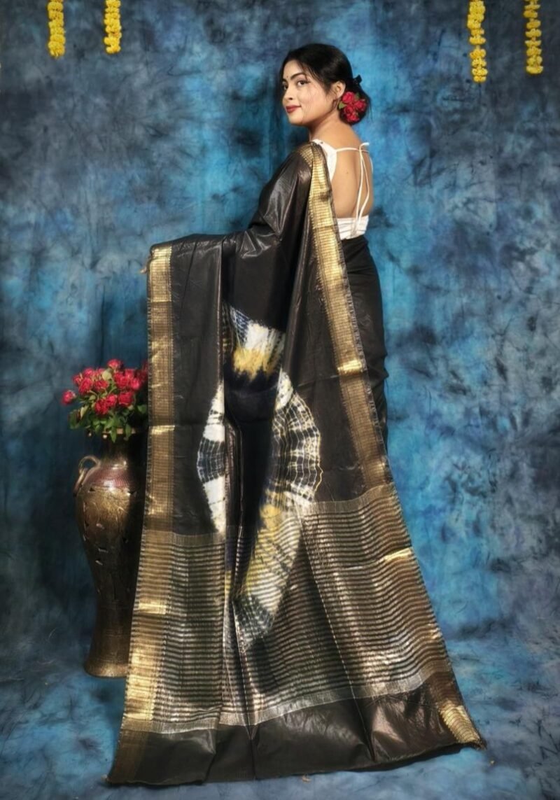 Maheshwari Silk Handloom Saree with Zari Border - Image 3