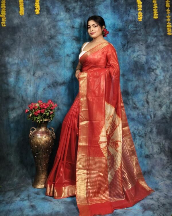 Maheshwari Silk Handloom Saree with Zari Border