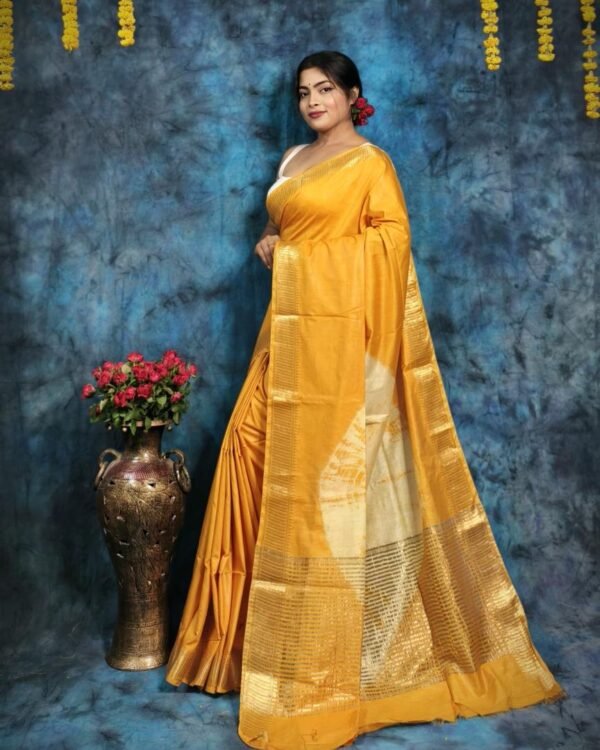 Maheshwari Silk Handloom Saree with Zari Border