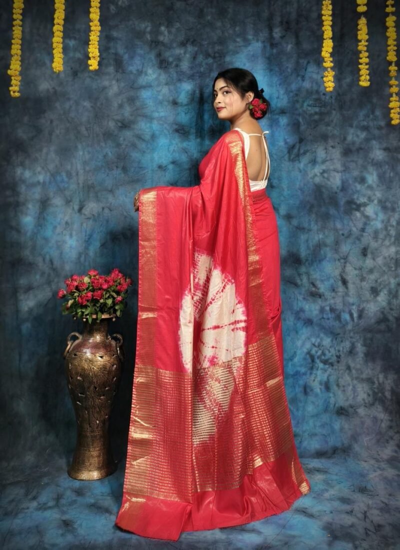 Maheshwari Silk Handloom Saree with Zari Border - Image 3