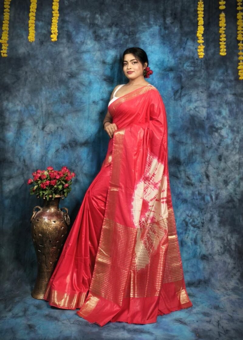 Maheshwari Silk Handloom Saree with Zari Border - Image 2