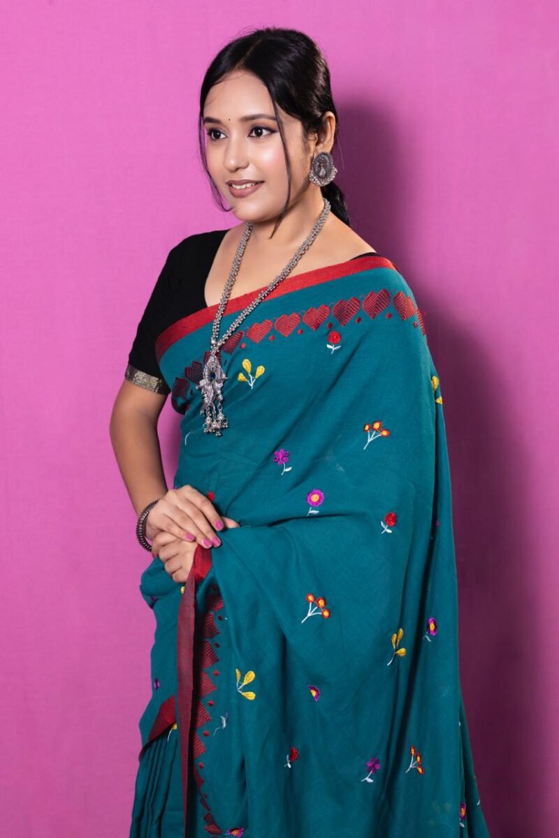 Soft Cotton Handloom Embroidered Work Saree - Image 2