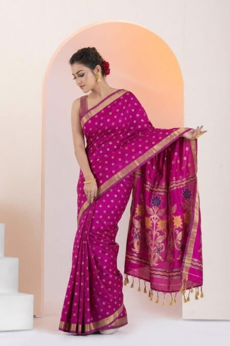 Designer Cotton Saree with Classic Weave Pattern and Decorative Pallu