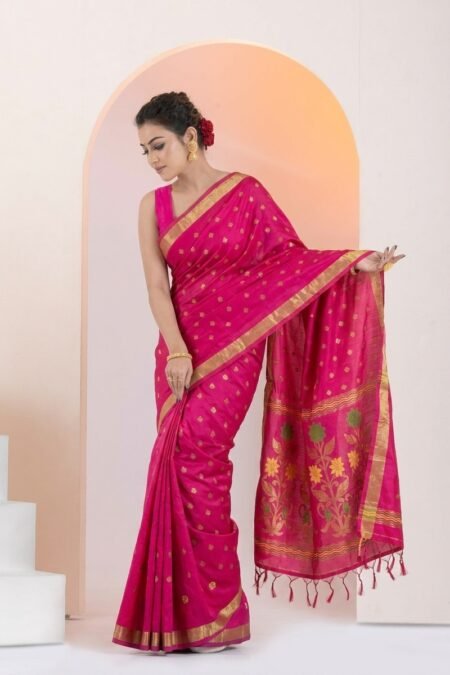Designer Cotton Saree with Classic Weave Pattern and Decorative Pallu